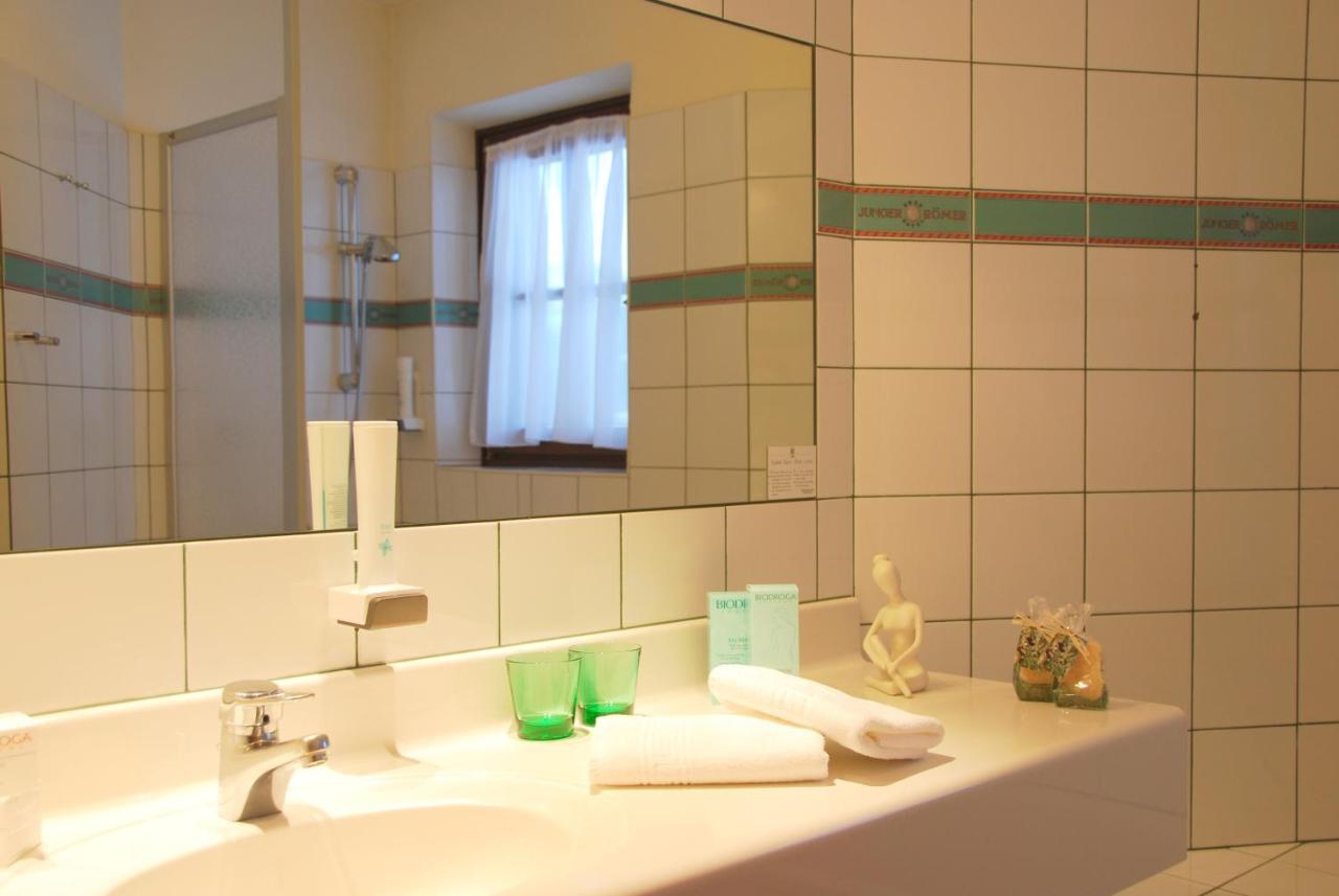 Hotel Zum Jungen Roemer Радщат Екстериор снимка