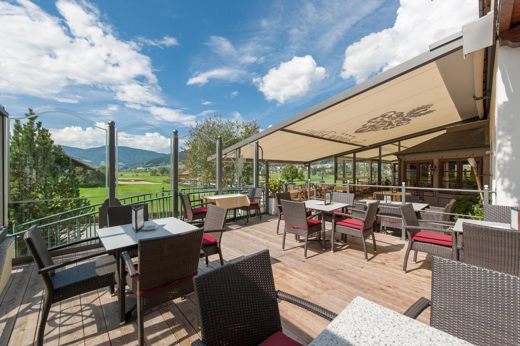 Hotel Zum Jungen Roemer Радщат Екстериор снимка