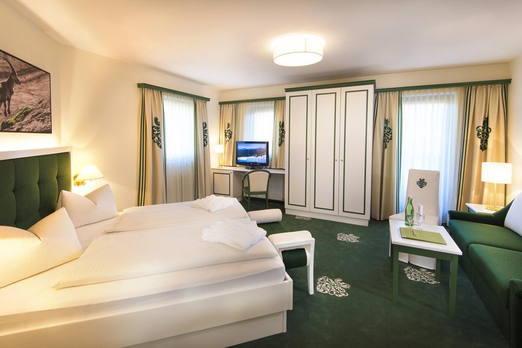 Hotel Zum Jungen Roemer Радщат Екстериор снимка