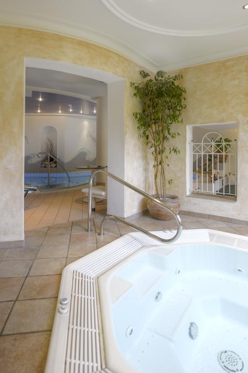 Hotel Zum Jungen Roemer Радщат Екстериор снимка