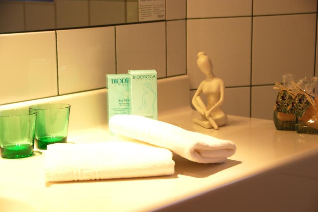 Hotel Zum Jungen Roemer Радщат Стая снимка